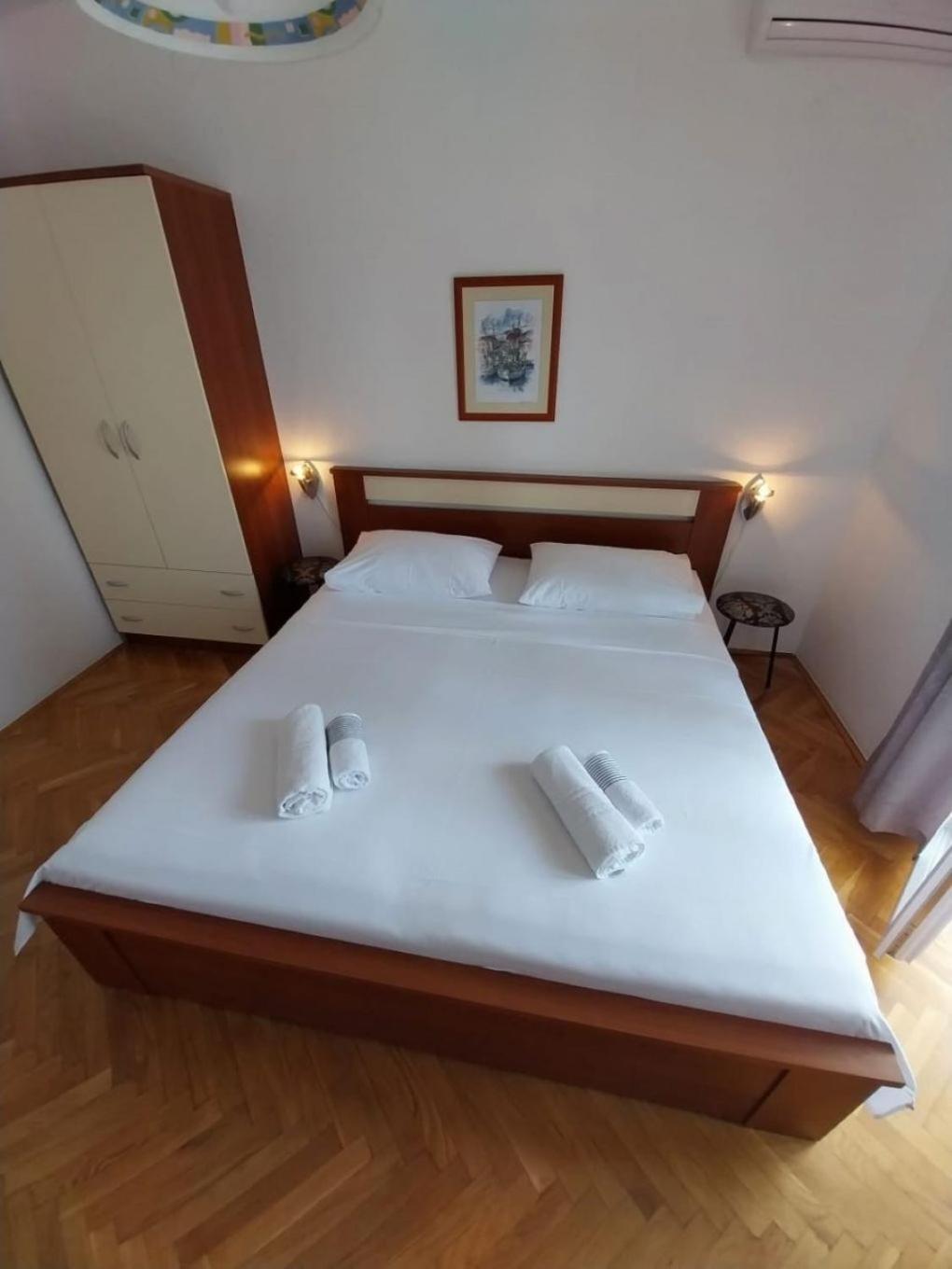 Apartments Josip Baška Voda エクステリア 写真