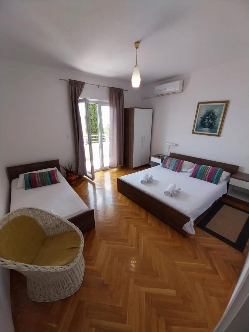 Apartments Josip Baška Voda エクステリア 写真