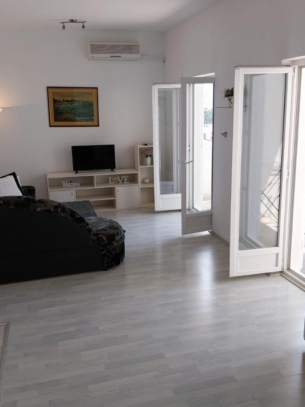 Apartments Josip Baška Voda エクステリア 写真