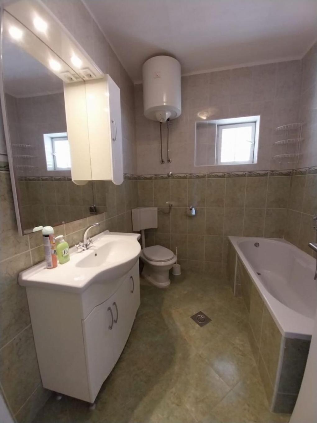 Apartments Josip Baška Voda エクステリア 写真