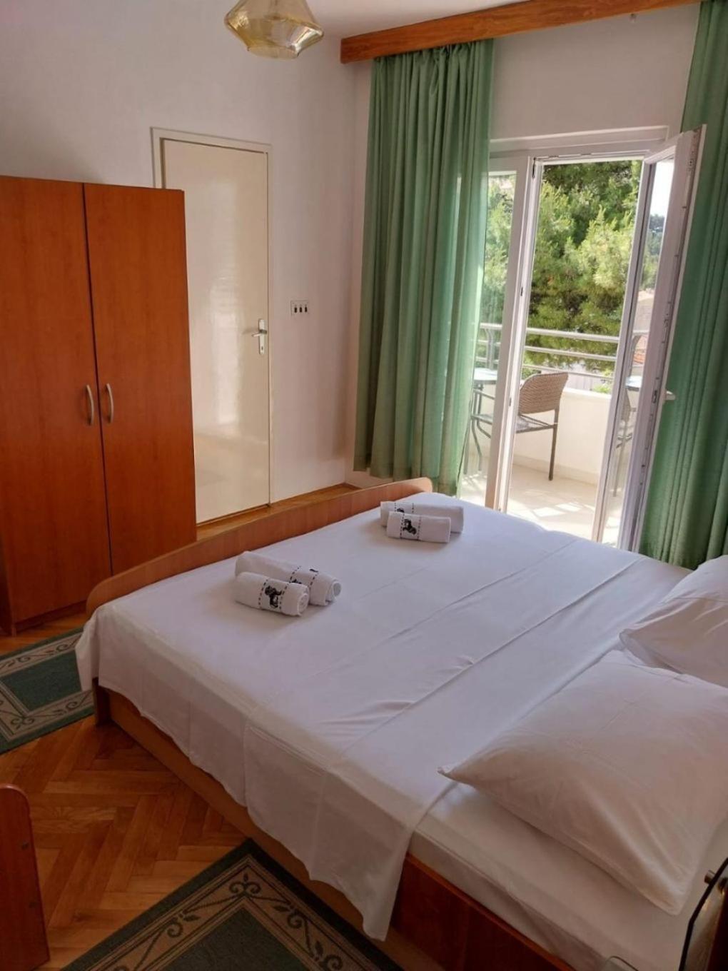 Apartments Josip Baška Voda エクステリア 写真