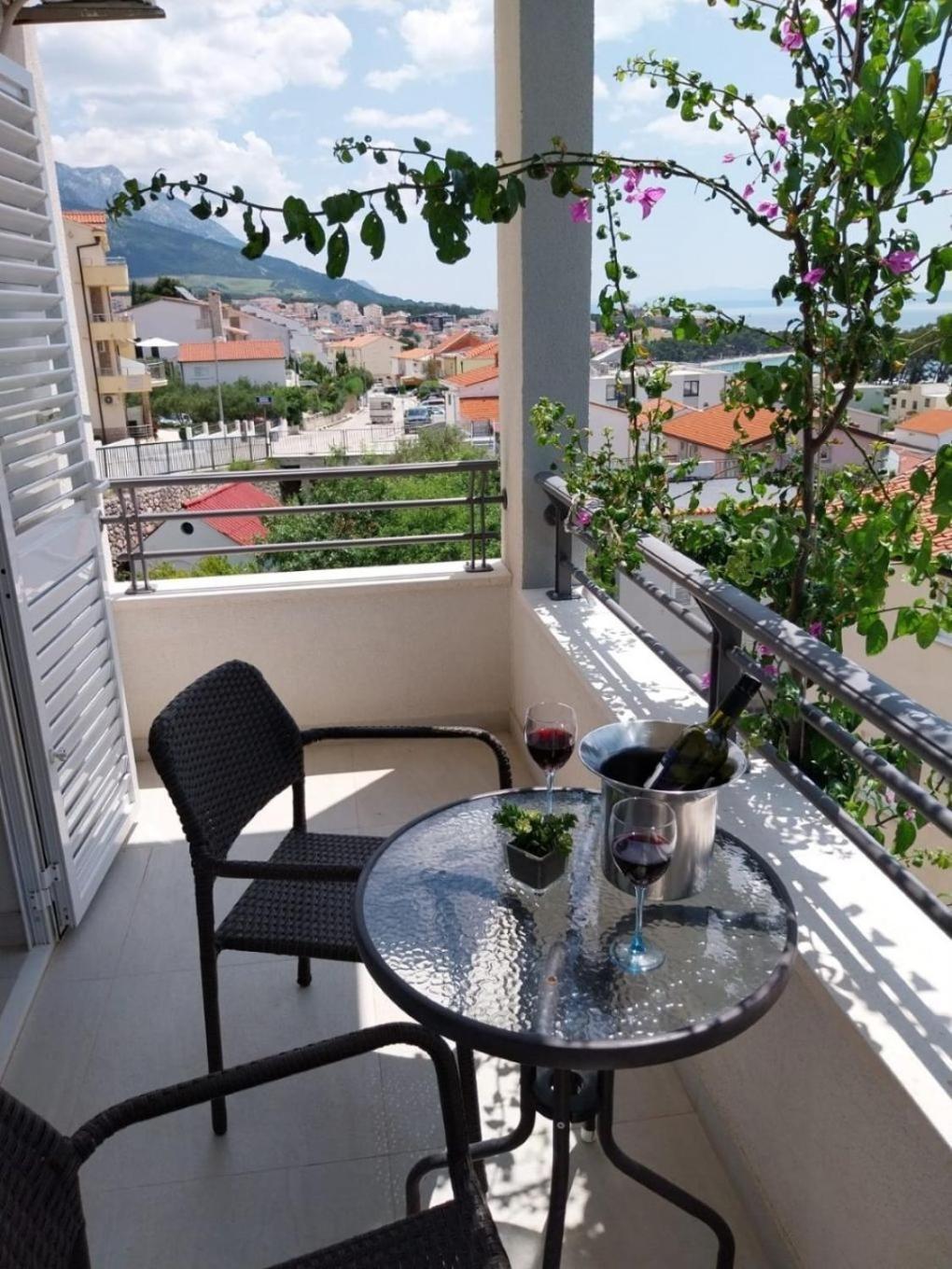 Apartments Josip Baška Voda エクステリア 写真